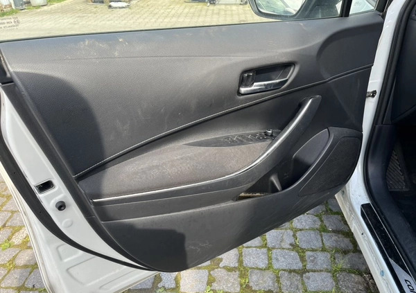Toyota Corolla cena 43999 przebieg: 113000, rok produkcji 2021 z Suwałki małe 172